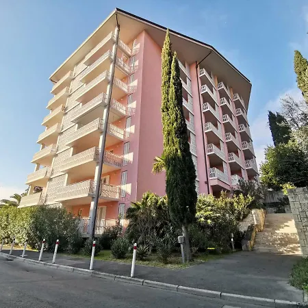 Brinovec Apartamento *